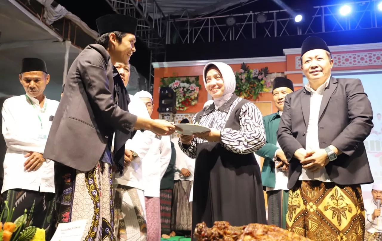 Pengajian Akbar bertajuk Tegalsari Bersholawat di Kompleks Masjid Baitus Syarif, Kelurahan/Kabupaten Purworejo, Jawa Tengah,  (Ist)