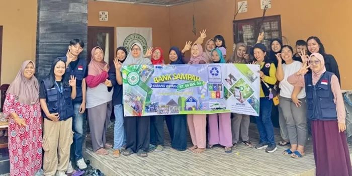  Warga Padukuhan Karang Wetan menggelar panen perdana Bank Sampah Karang Wetan 04.