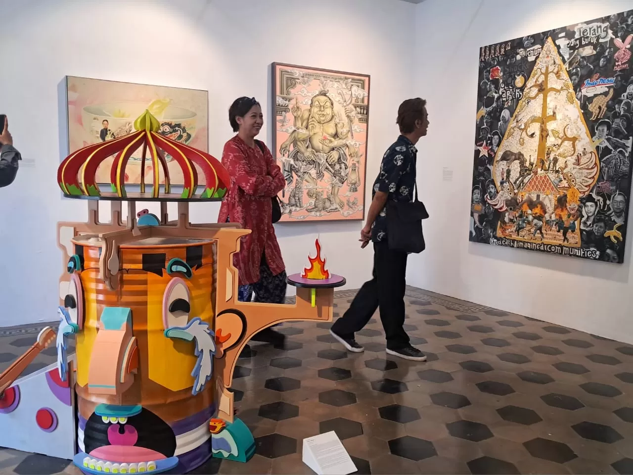 Pameran Nandur Srawung 12 berlangsung di Lobby Gedung Militaire Societeit dan halaman TBY.    (Karni Narendra)