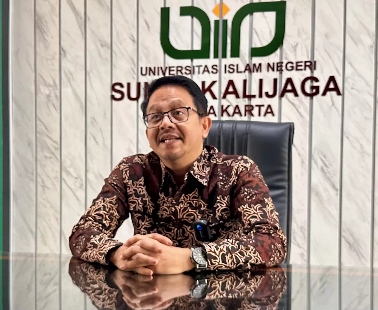 Rektor UIN Sunan Kalijaga saat berikan pernyataan (Harminanto)
