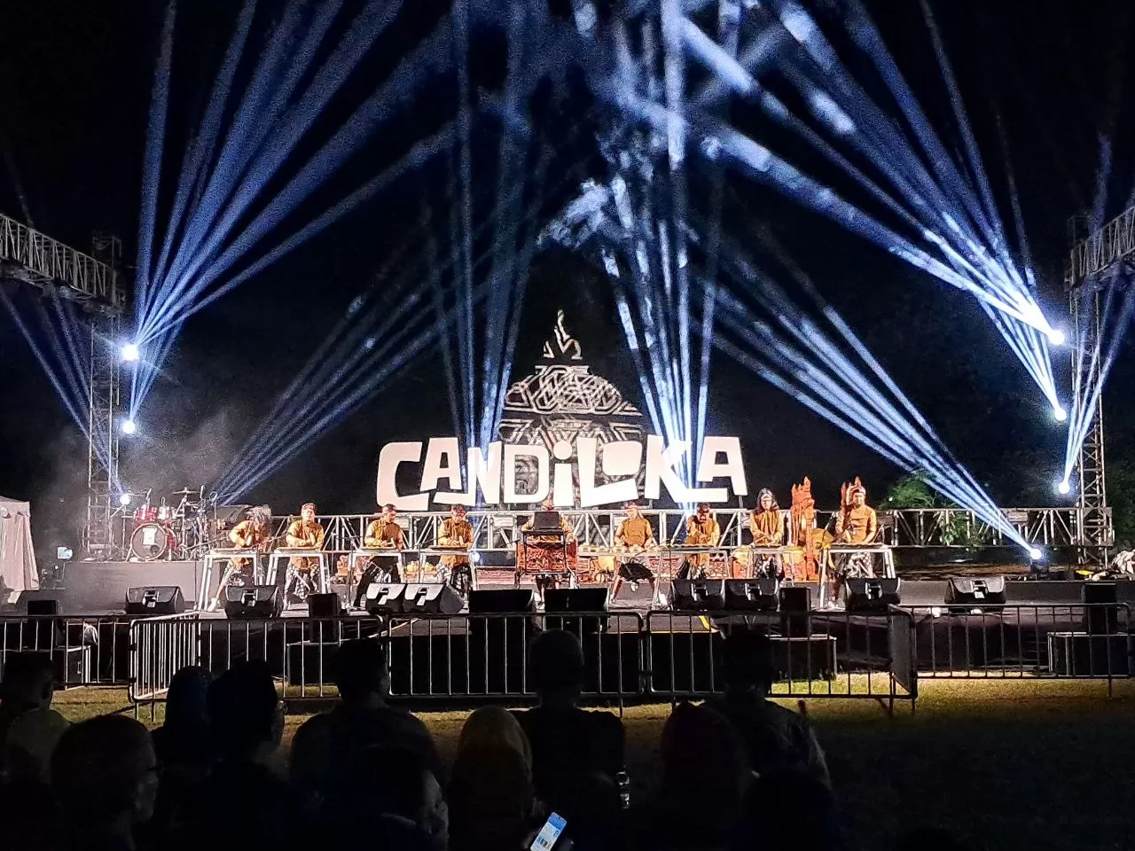 Penampilan Saron Groove dalam acara 'Candiloka 2025' di Banyunibo (Karni Narendra)