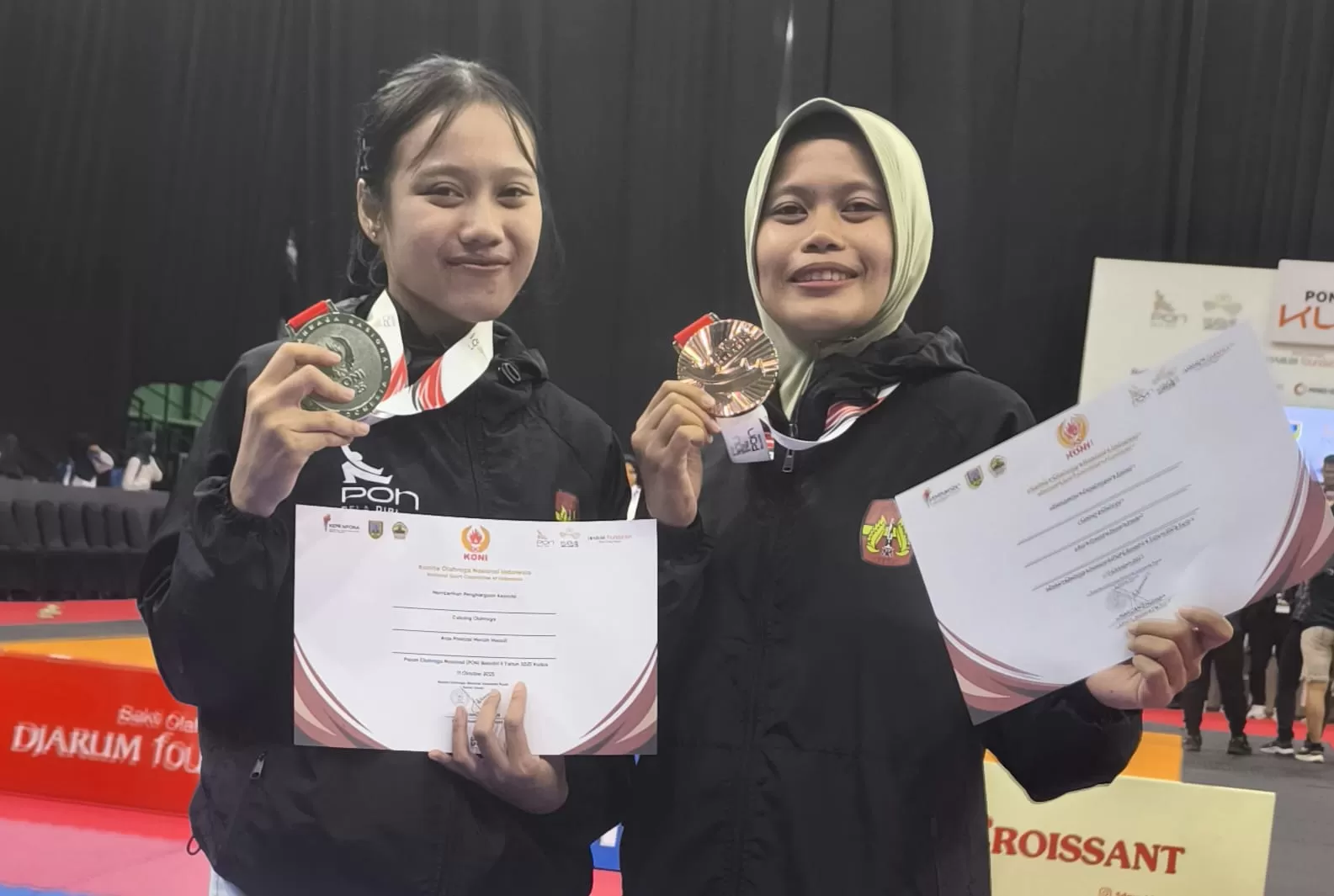 Kenshi kontingen DIY, Widya Hanum Batari dari Nomor Randori Putri kelas 50 kg, berhasil meraih medali perak. --(Foto: -(Muhammad Thoriq)-