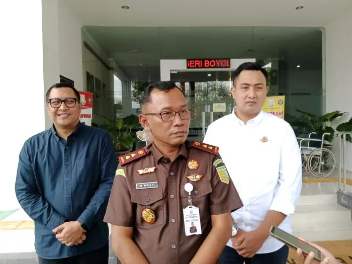 Kajari Boyolali, Ridwan Ismawanta saat Memberikan Keterangan Terkait Proyek Simpang Siaga. (Mulyawan)