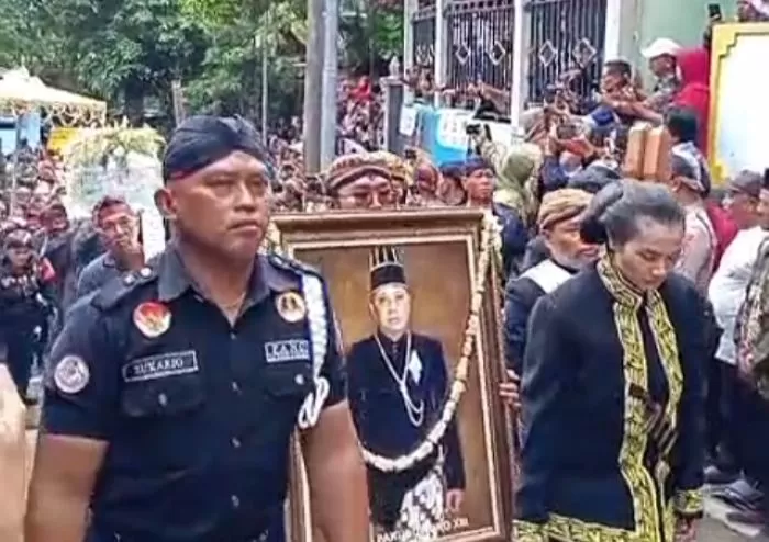 Presesi pemakaman PB XIII di Imogiri ( Judiman)