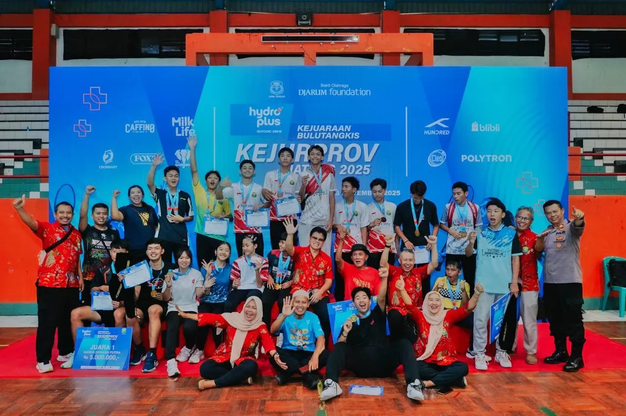 Kontingan bulutangkis asal Banyumas juara umum. (Foto: Driyanto)