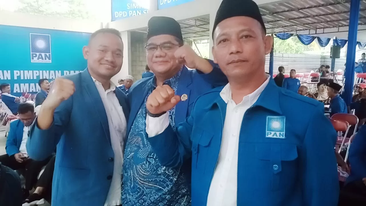 KR-Istimewa Inoki (kanan) bersama Respati Agus Sasangka dan Raudi Akmal usai Musda DPD PAN Sleman.