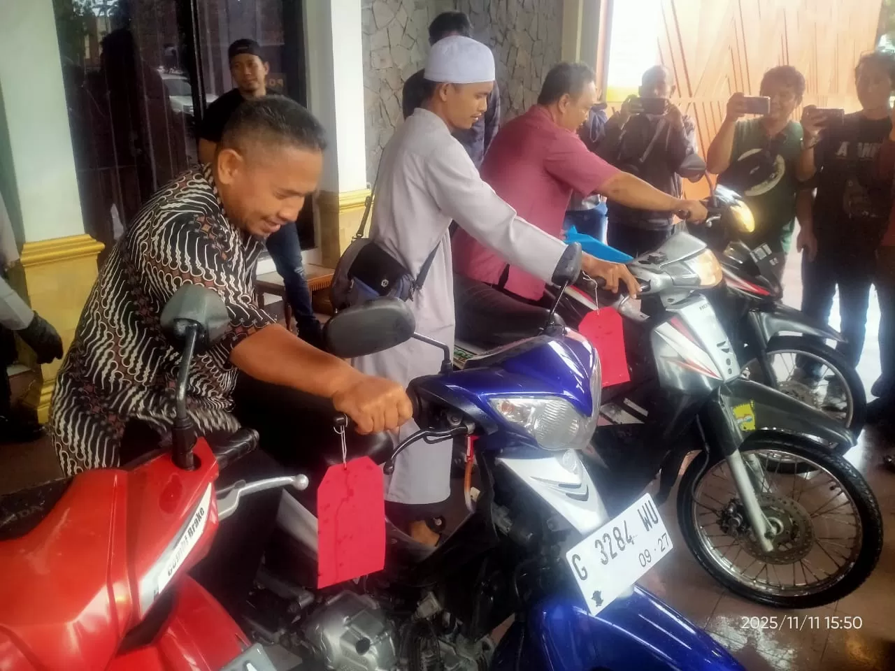   Sempat hilang dicuri,sepeda motor kembali kepada pemiliknya (TOTO R))