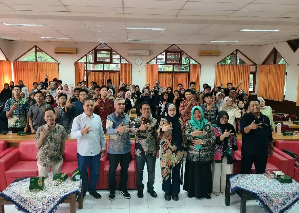 Pembicara dan peserta dalam kegiatan diseminasi hasil riset Indeks Kualitas Program Siaran Televisi 2025. (Devid Permana) 