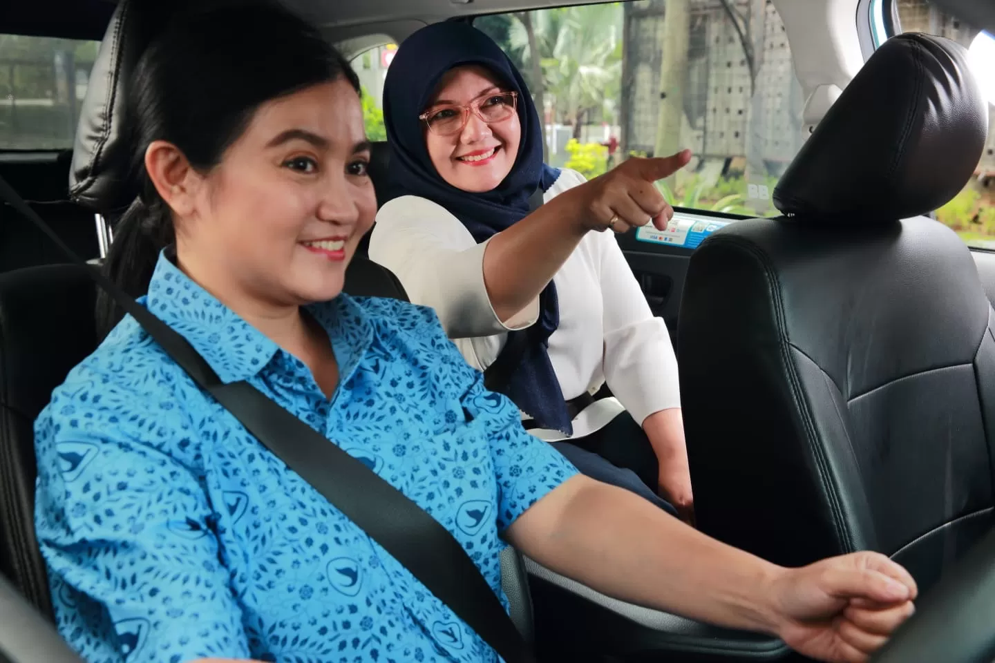 Ilustrasi penumpang berbincang bersama supir (ist) 