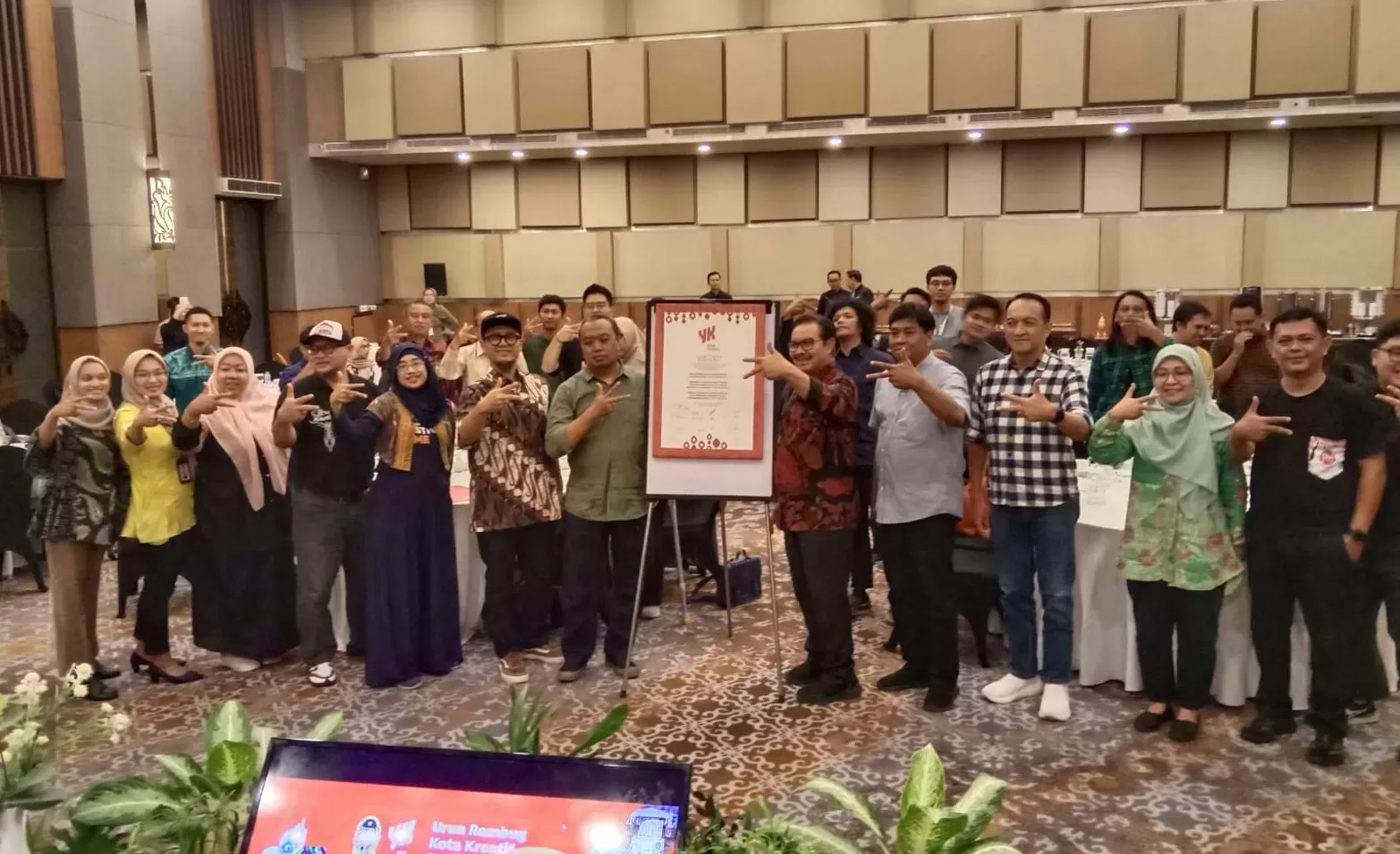 Forum Urun Rembug Wali Kota Yogyakarta bersama Pegiat Ekonomi Kreatif seri ke-8 yang digelar di Hotel Harper Malioboro, Kamis (20/11/2025). (Ary B Prass)