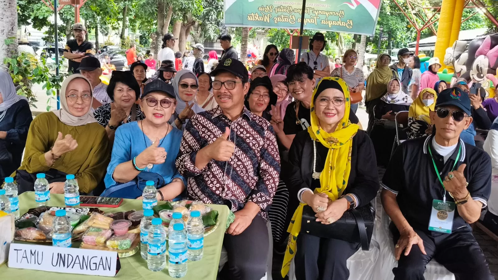 Walikota Yogyarta, Hasto Wardoyo bersama Sri Surya Widati Idham Samawi, Yulia Endang Suryaningsih, Nuri Hartana (Foto Primaswolo S)