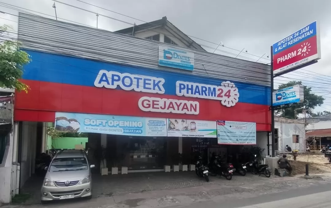 Foto: Apotek Pharm 24 Gejayan di lokasi yang baru. (Devid Permana)
