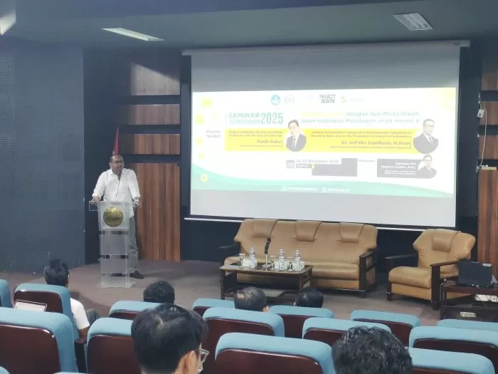 Rektor ISI Yogya saat membuka Seminar Tahunan FSMR ISI 2025 (Juvintarto)