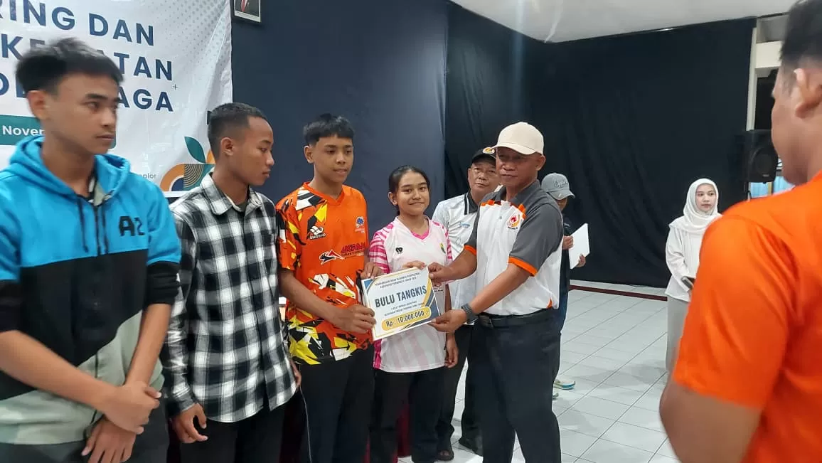 Monev Cabor dan pemberian penghargaan kepada atlet berprestasi yang dilakukan KONI Purworejo di Aula Hotel Ganesha, Kabupaten Purworejo, Jateng.  (Hendri Utomo)