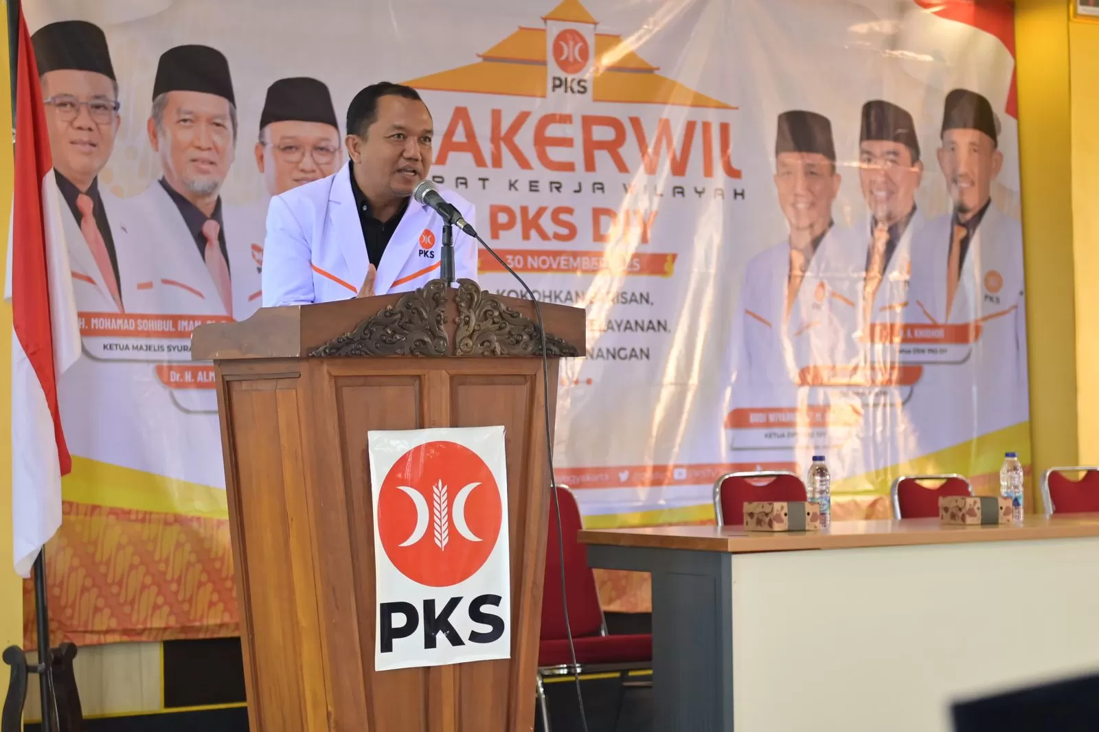 KR-Istimewa Budi Wiyarno saat memberikan arahan dalam Rakerwil PKS DIY.