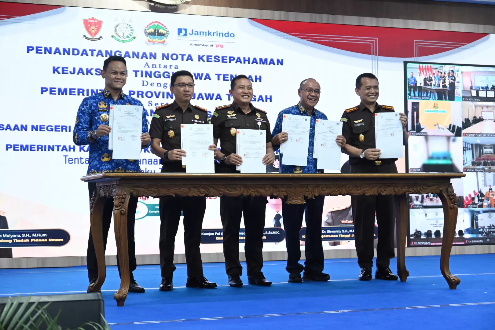 Penandatanganan perjanjian kerja sama pelaksanaan tindak pidana kerja sosial di Semarang ( TOTO R)