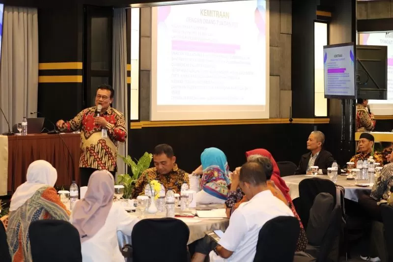 Kepala SMP Negeri 1 Sleman, telah menyampaikan praktik baiknya dalam menjalin jejaring kolaborasi (Dok. BPMP DIY)