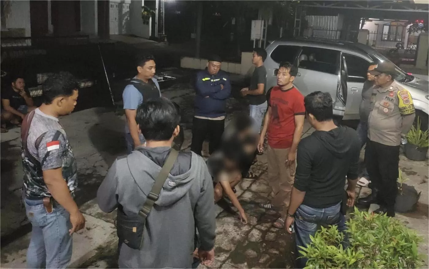Polisi menangkap terduga pelaku konvoi bersajam. (Sit)