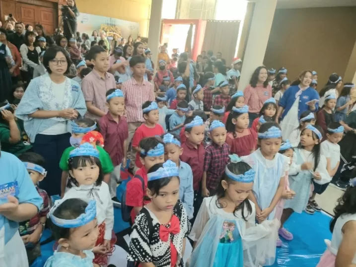 Anak-anak bergembira dalam Christmas Eaglekids di GMS Bantul, Hotel Ros In, Bantul.