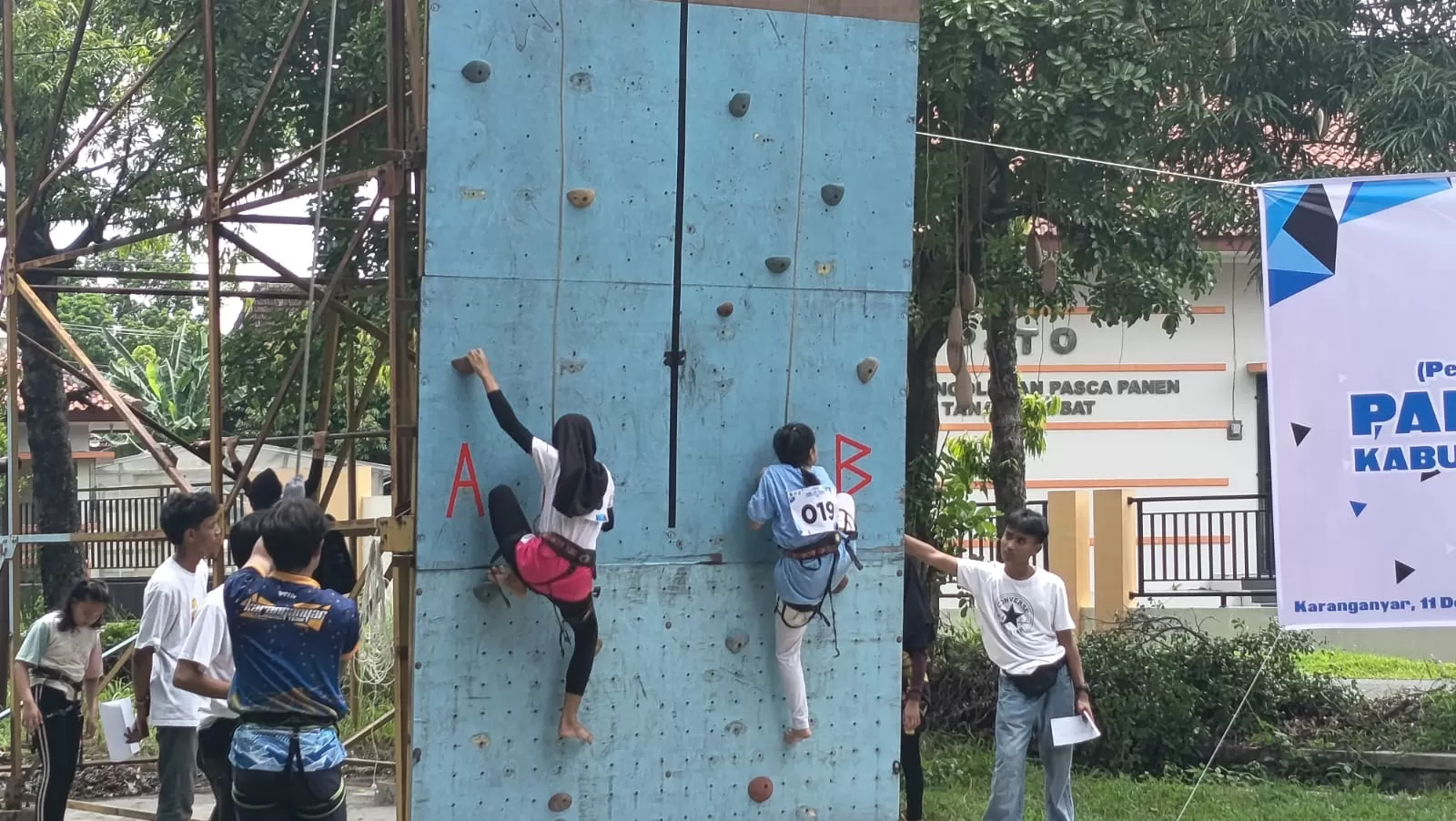 Seleksi atlet panjat tebing pra POPDA Jateng ( (foto:Abdul Alim) )