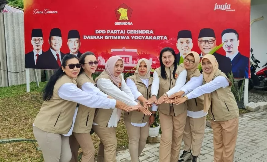 Jajaran PD PIRA DIY dan PC PIRA Gunungkidul di sela aksi kemanusiaan semarak Hari Ibu. (Istimewa)