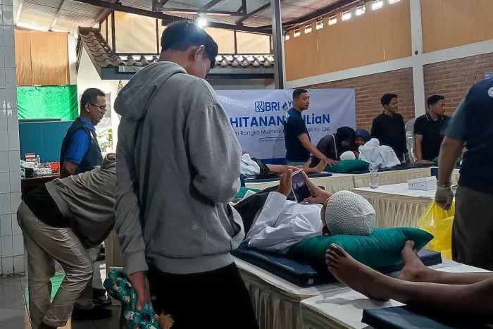  YBM menggelar khitan massal yang diikuti 56 anak dari keluarga kurang mampu di Temanggung (Zaini A)
