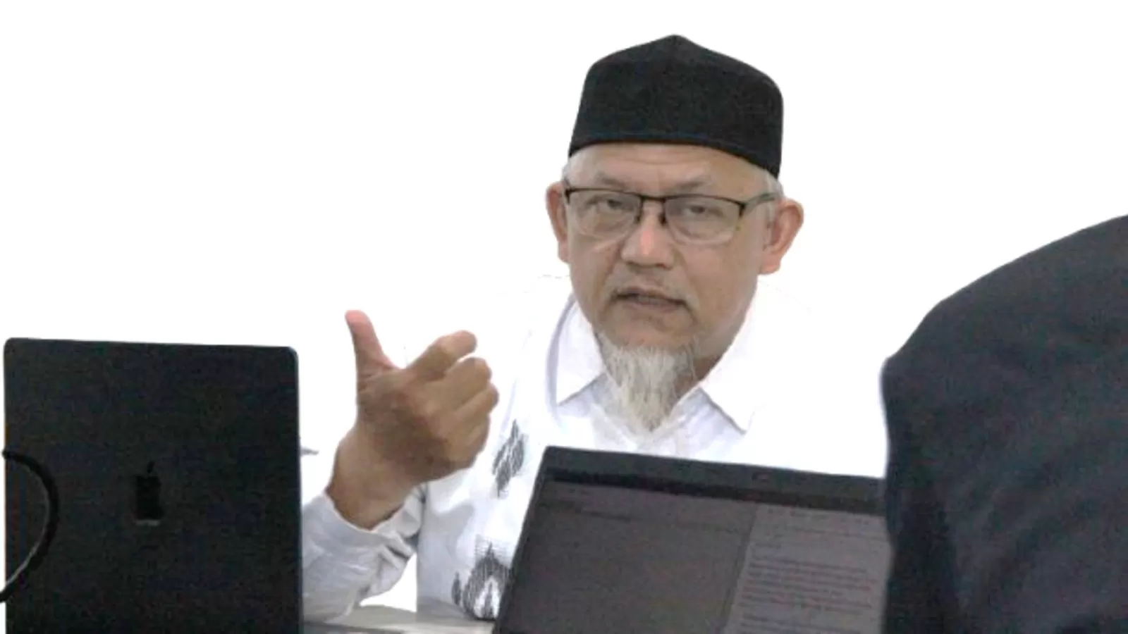 Kepala Pusat Studi Forensika Digital (Pusfid) FTI UII Dr Yudi Prayudi kepada media. Berbicara dalam tema &lsquo;Kriminologi dan Digital Forensik: Memahami Kejahatan di Ruang Siber&rsquo;, Dosen Jurusan Informatik (Istimewa )