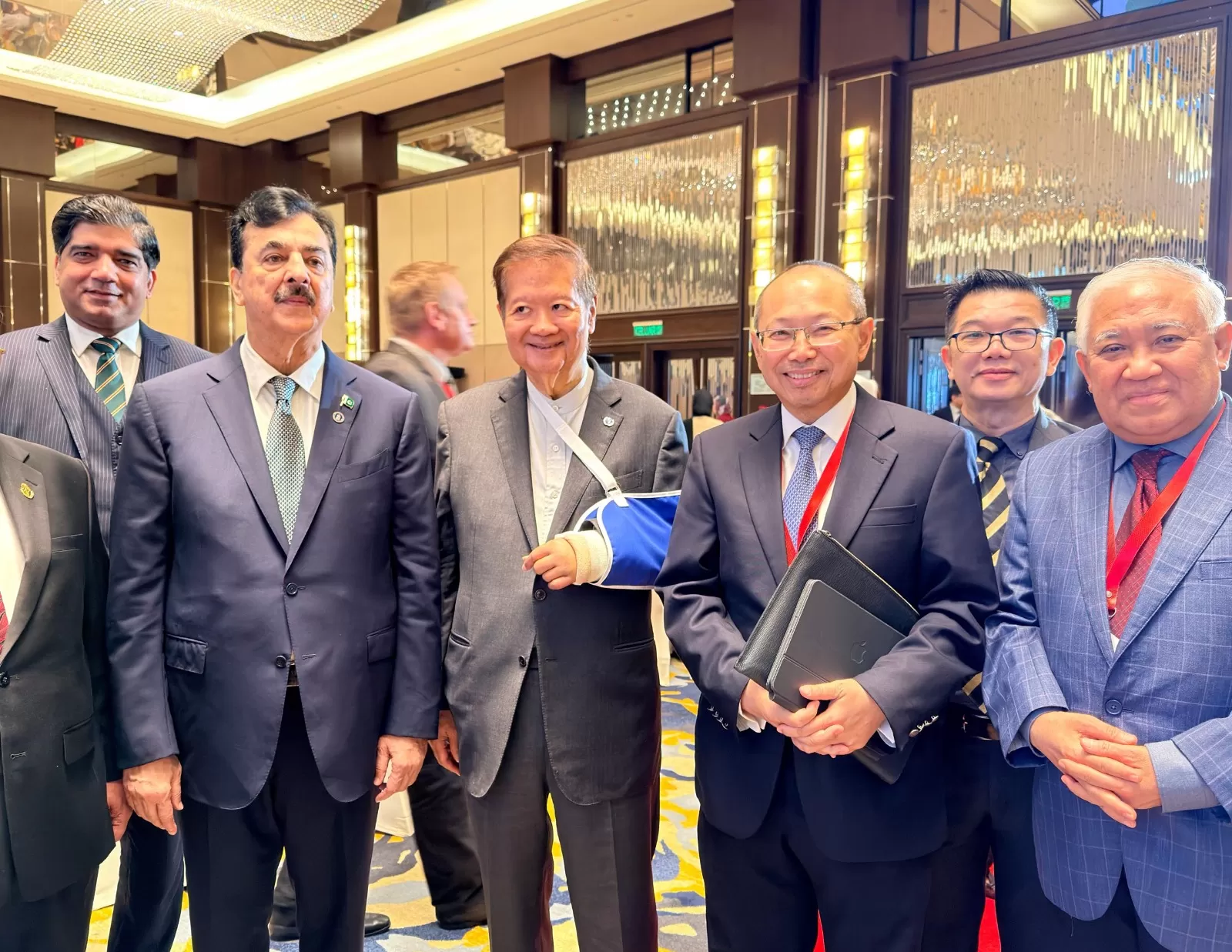 Istimewa  (Istimewa )