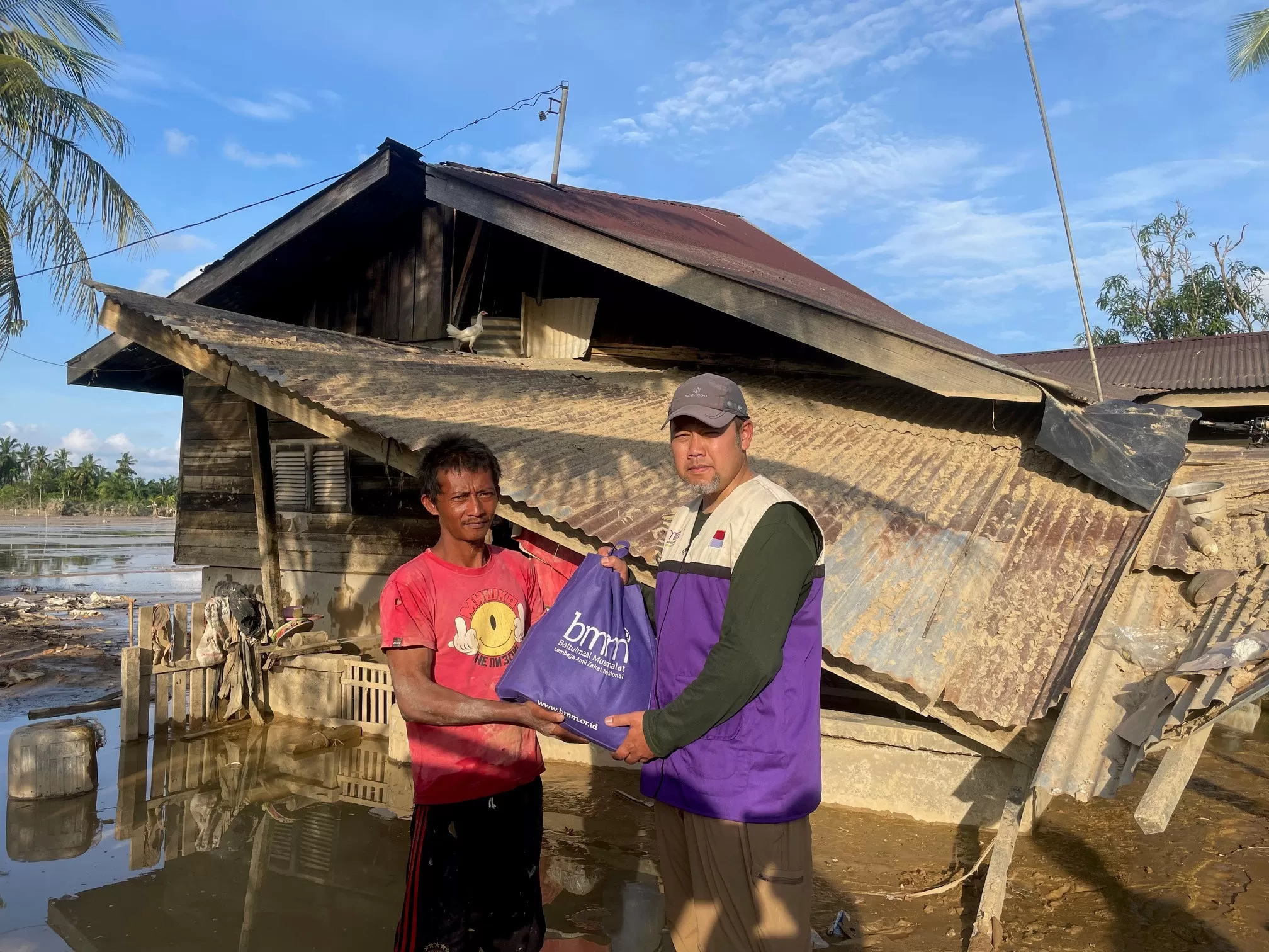 Penyerahan bantuan bagi korban banjir Sumatra  (Istimewa )