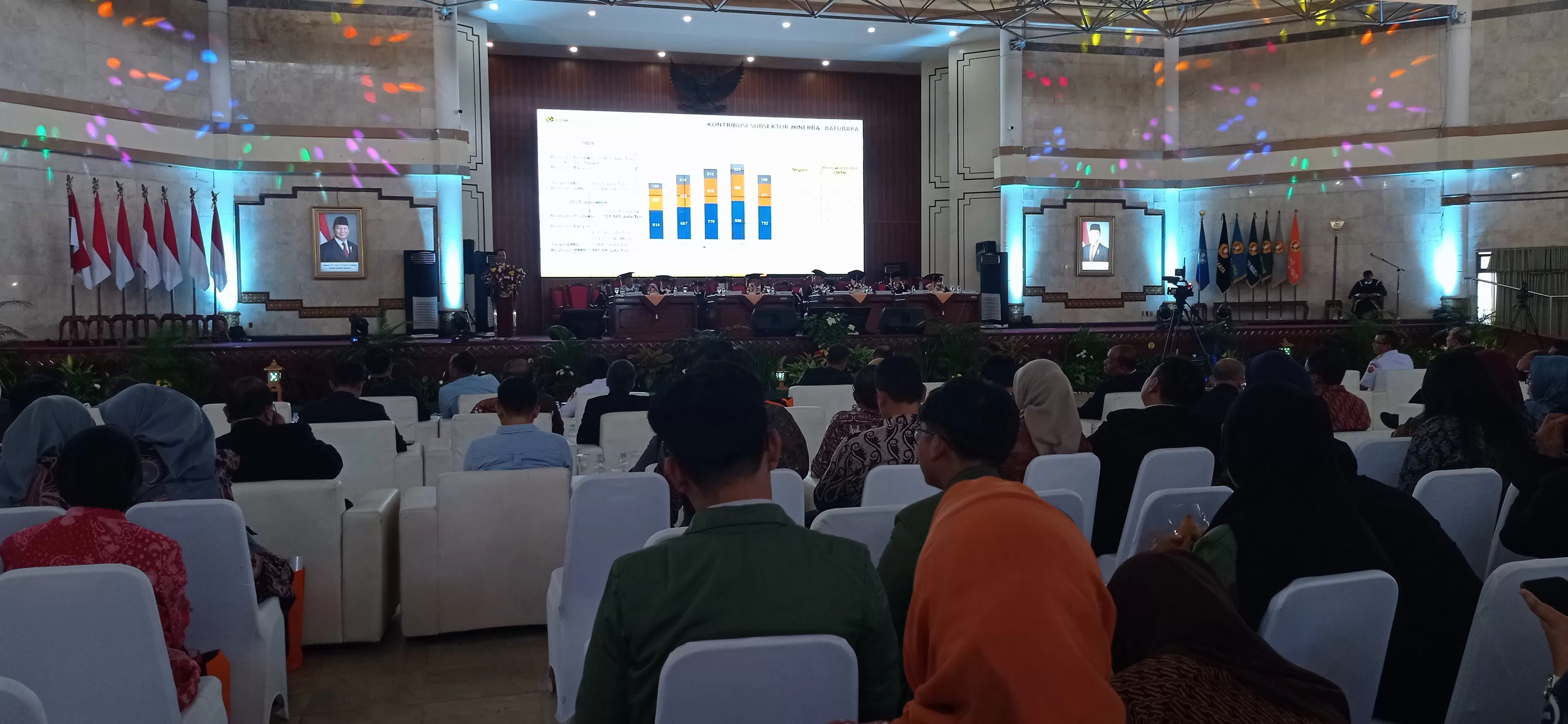  Dirjen Minerba Kementerian ESDM, Tri Winarno saat memberikan orasi ilmiah di UPN Veteran Yogyakarta. (Atiek Widyastuti H)