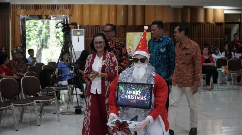 Robot Santa Claus karya Tim Robotics Research Center (R2C) UKSW dari Fakultas Teknik Elektronika dan Komputer (FTEK) (Foto: Istimewa)