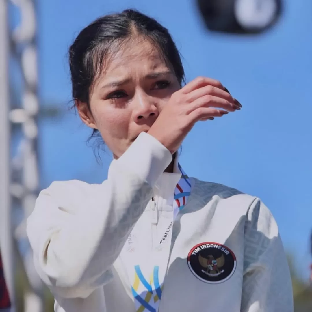 Atlet SEA Games Indonesia, Ayustina Delia, menangis haru ( (Foto: Instagram @ayustinadelia). )