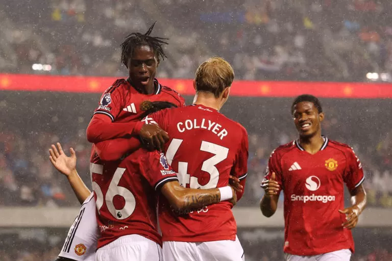 Potret saat pemain MU sedang merayakan gol atas tim lawan. ( (Foto: MSN))