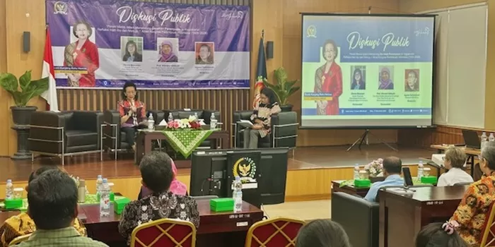  GKR Hemas saat berikan materi di acara diskusi public. (Harminanto)  