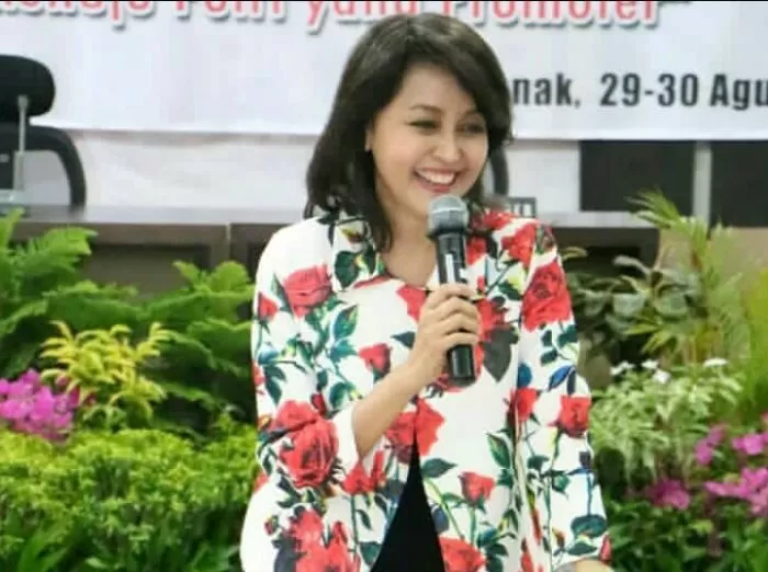 Ninda Nindiani, public speaker jempolan yang punya jurus atasi grogi (Foto: Instagram @nindanindiani) 