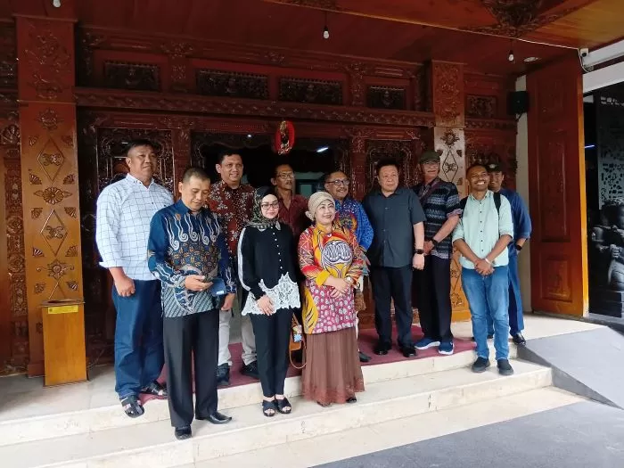 Silaturahmi Ketua Umum DPP Matra di Kota Salatiga bertemu Ketua DPRD Salatiga. (Edy Susanto)