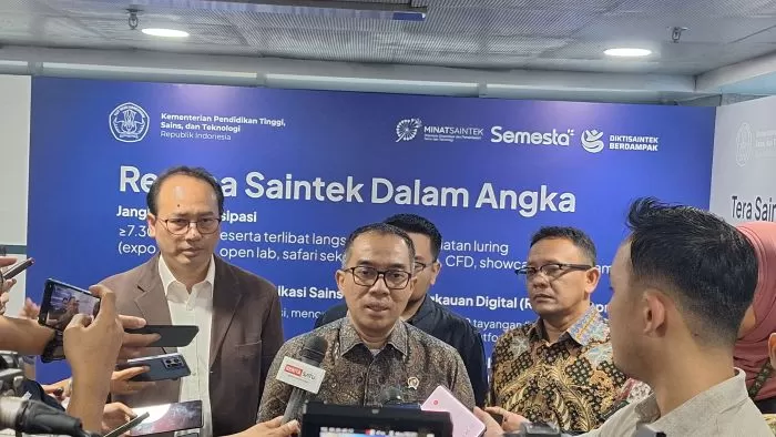 Mendiktisaintek), Brian Yuliarto dalam acara REPORTOAR 2025: Refleksi dan Arah Pengembangan Sains dan Teknologi" yang diselenggarakan di Graha Kemdiktisaintek (Rini Suryati)