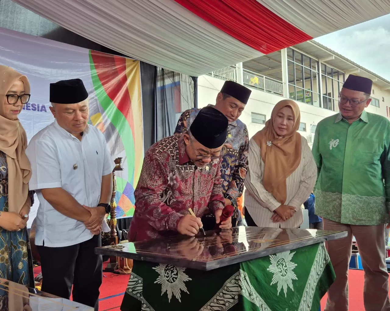 Mendikdasmen Abdul Mu'ti di Kabupaten Kuningan, Jawa Barat, Sabtu (20/12). (Rini Suryati)