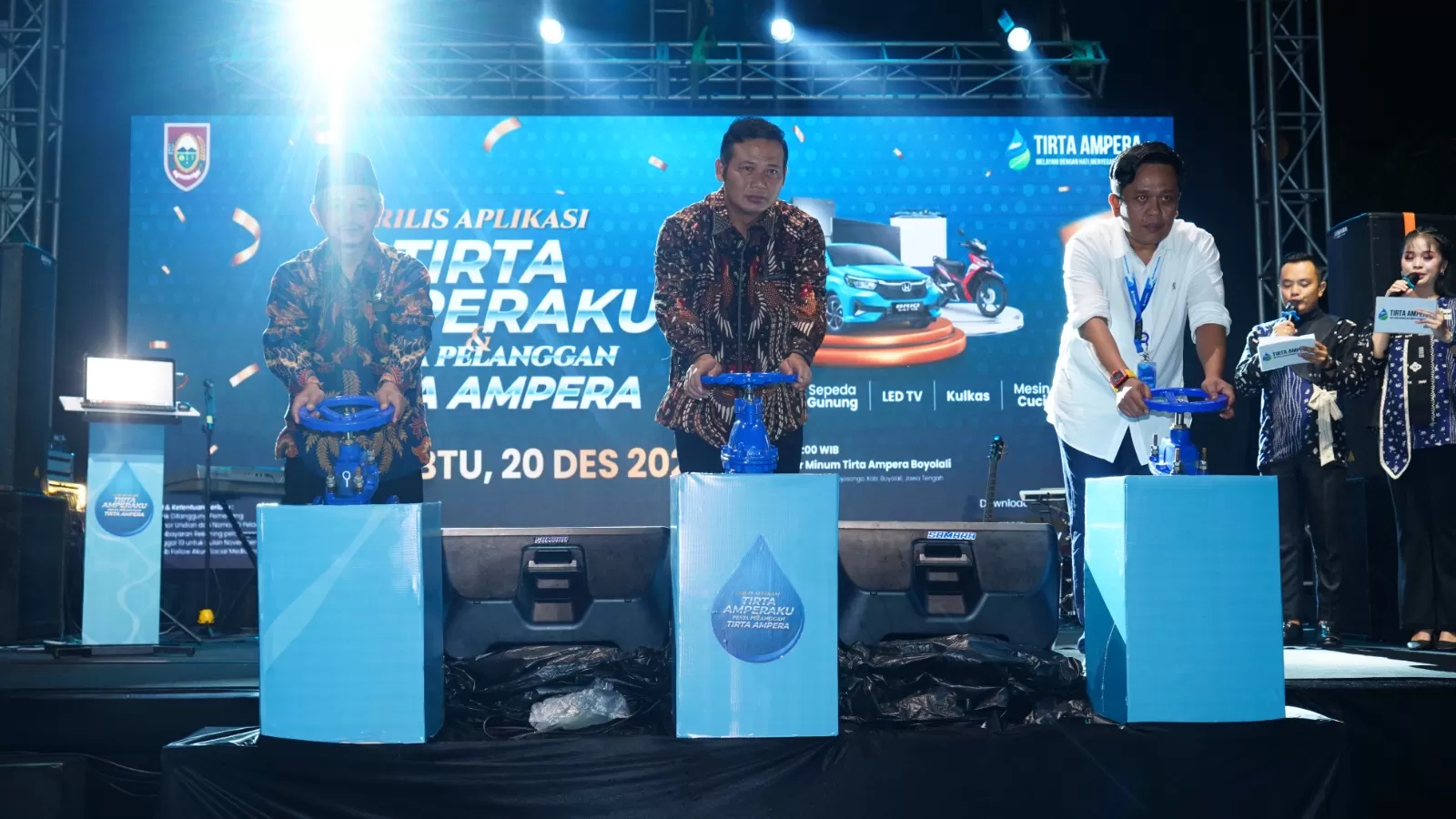 Bupati Boyolali, Agus Irawan Didampingi Dirut PUDAM Tirta Ampera, Iwan Marwanto Merilis Aplikasi Tirta Amperaku.    (Mulyawan)