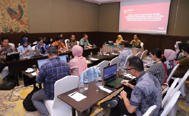 Suasana serah terima naskah soal PPPK dan CPNS tahun 2023 di Jakarta, Kamis (10/8/2023).  (FOTO: Dok. Kementerian PANRB)