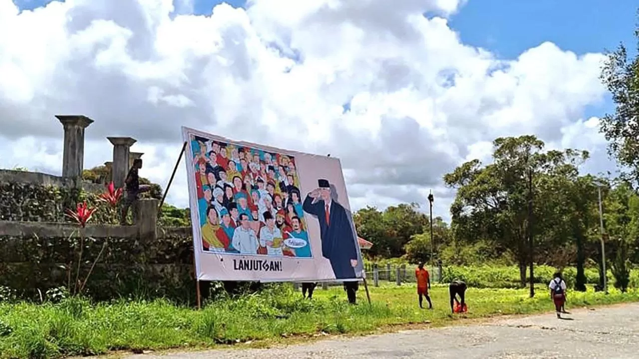 Baliho LanjutGan! di Papua Barat.  (Foto: Dok)