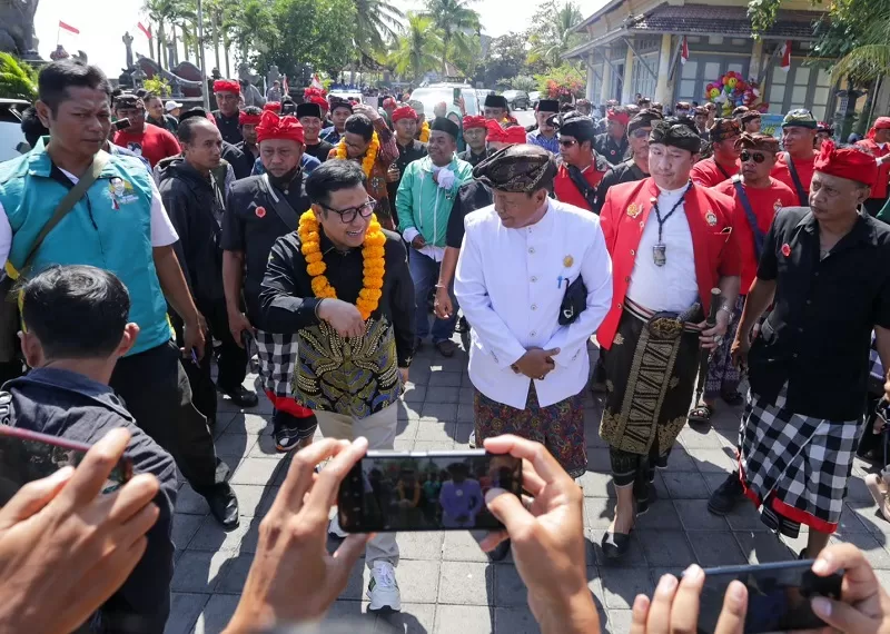 Ketum PKB Abdul Muhaimin Iskandar atau Cak Imin, saat bertemu masyarakat Buleleng, Bali.  (FOTO: Kiriman Tim Media PKB)