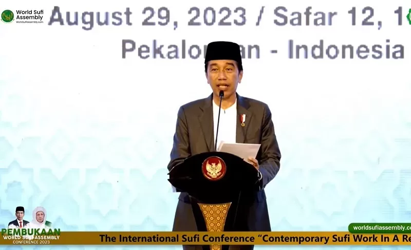 Presiden Jokowi buka Muktamar Sufi Internasional di Pekalongan, Selasa (29/8/2023).  (FOTO: Tangkap layar YouTube World Sufi Assembly)