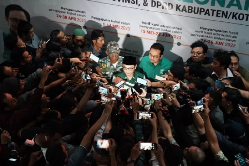 Sekjen PKB Hasanuddin Wahid menjelaskan kepada wartawan bahwa partainya menerima lamaran NasDem usung Anies-Cak Imin di Pilpres 2024.  (FOTO: Kiriman Tim Media PKB)