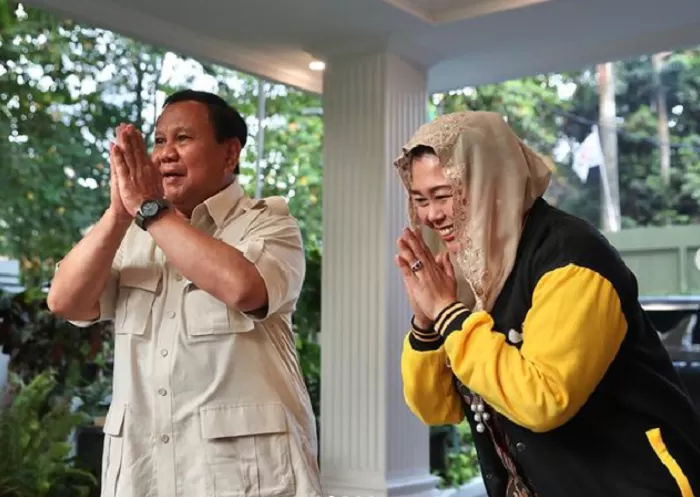 Momen pertemuan Prabowo Subianto dan Yenny Wahid. (Foto: Instagram @prabowo)