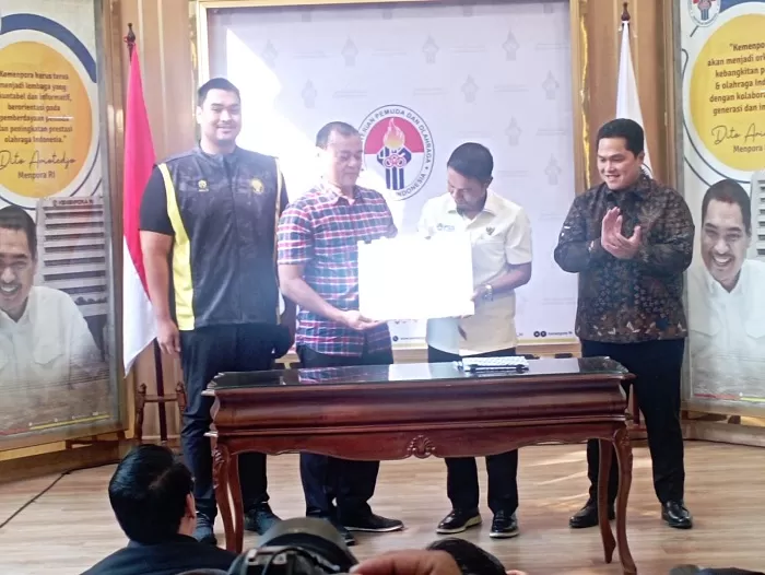 Perjanjian Kerja Sama Ketum PSSI dan Menpora. (Foto: Dok. PSSI)