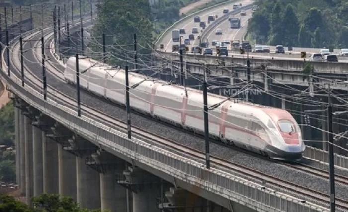 Kereta Cepat Jakarta-Bandung (KCJB) atau Kereta Cepat China Indonesia (KCIC). (Foto: Twitter @KeretaCepatID)