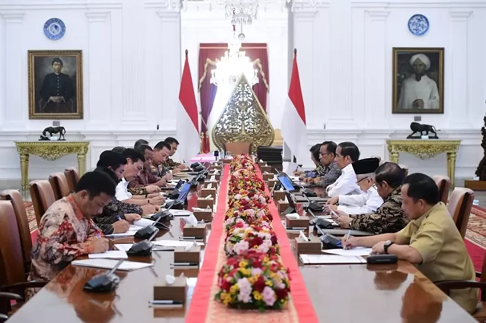 Rapat Terbatas membahas persoalan lahan di Pulau Rempang. (Foto: Instagram @bahlillahadalia)