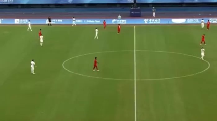 Pertandingan Indonesia VS Uzbekistan pada babak 16 besar. (Foto: Tangkap layar Twitter/X @saenction)