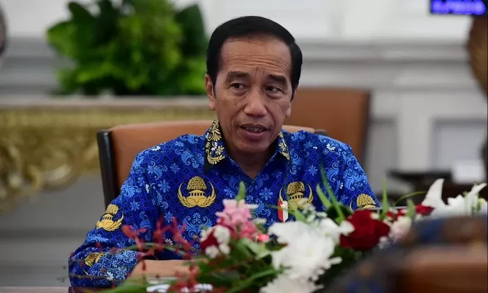 Jokowi memimpin rapat terbatas membahas soal mitigasi dampak fenomena cuaca El Nino di Istana Merdeka. (Foto: Instagram @jokowi)